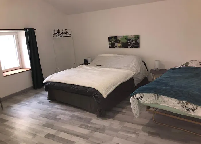 Zen Pres Thermes De Jonzac Сasa de vacaciones Bois